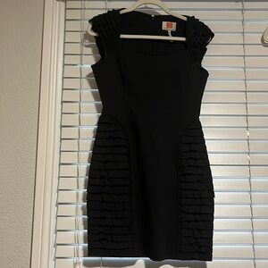 Black Mini Party Dress LBD Laundry By design Size 2 with Ruffles cap sleeve